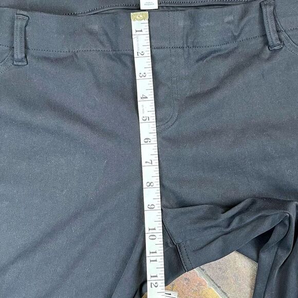 Amazon Essentials Short Women’s Pants XXL - Picture 3 of 10